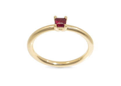 J3023 Precious Gemstone Engagement Ring, Yellow Gold