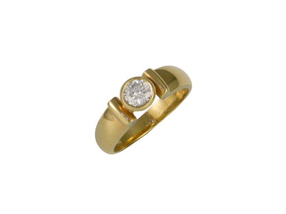 Scroll Solitaire Diamond ring, Yellow Gold