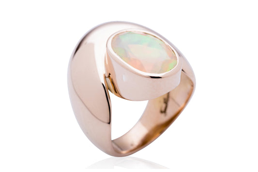 Red Gold Sculpted ring with Ethiopian Opal