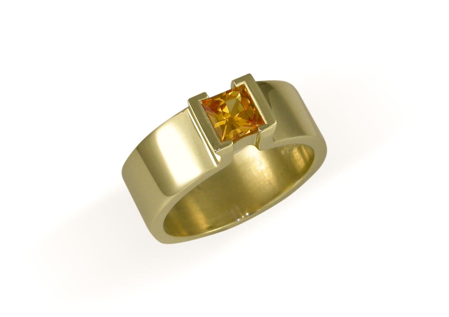 Ring with Stunning Golden Sapphire, Yellow Gold